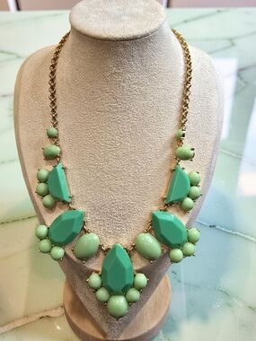 Kate Spade Vibrant Green Day Tripper Bib Necklace Gold-Tone